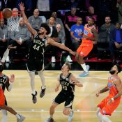 Milwaukee Bucks waive draft pick Tyler Smith, set roster for season