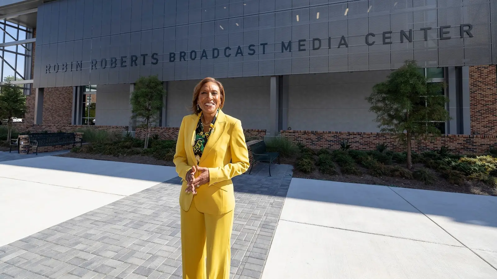 Robin Roberts opens new broadcast media center at her alma mater Southeastern Louisiana University