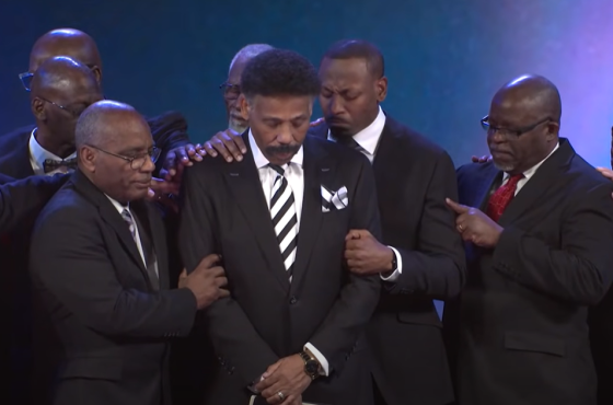 Pastor Tony Evans restored to ministry more than a year after disclosing moral failure
